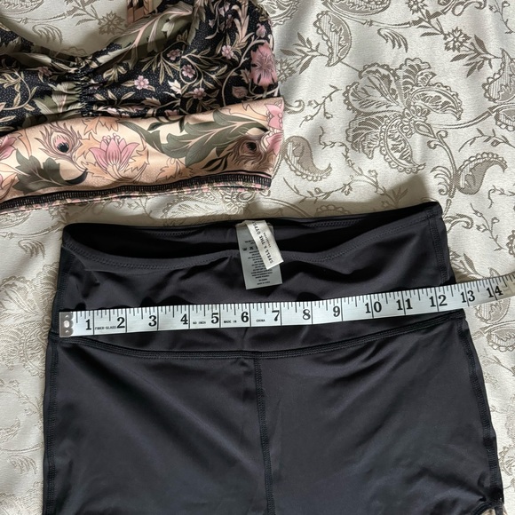 Spell and the Gypsy Activewear yoga set - Picture 6 of 9